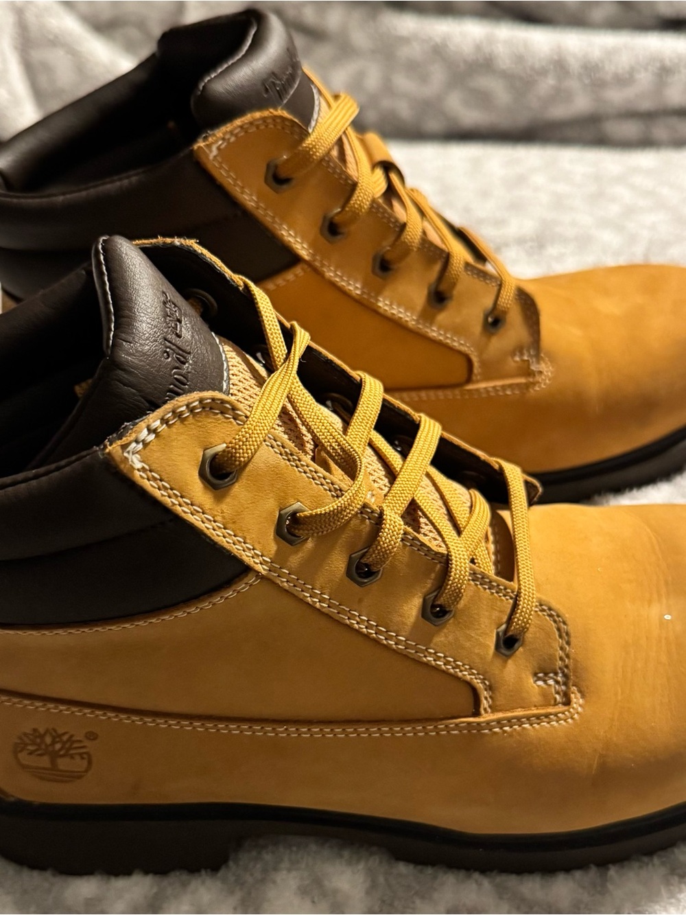 Timberland Men’s Wheat Nubuck Hiking Boots with Black Collar